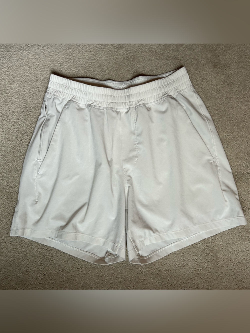 Lululemon Men’s Pace Breaker Shorts Small 5” LL